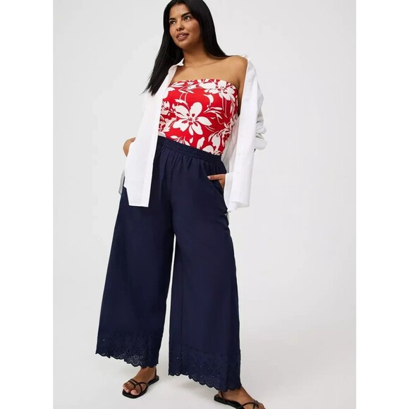 NWT Torrid Foxy Red & White Floral Ruched Tube Top Size 3 or 22/24 Plus - Picture 3 of 6